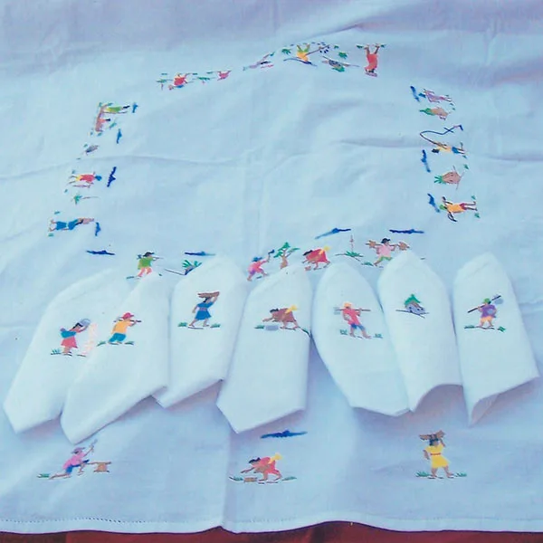 Broderie : nappes et serviettes brodées